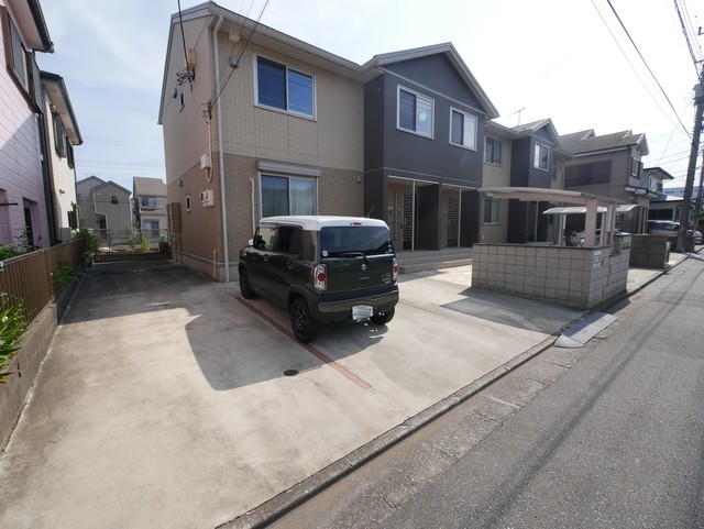 駐車場　★敷地内に駐車場がございます★
