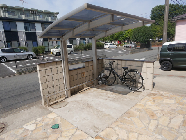 その他共有部分　★敷地内に屋根付駐輪場がございます★