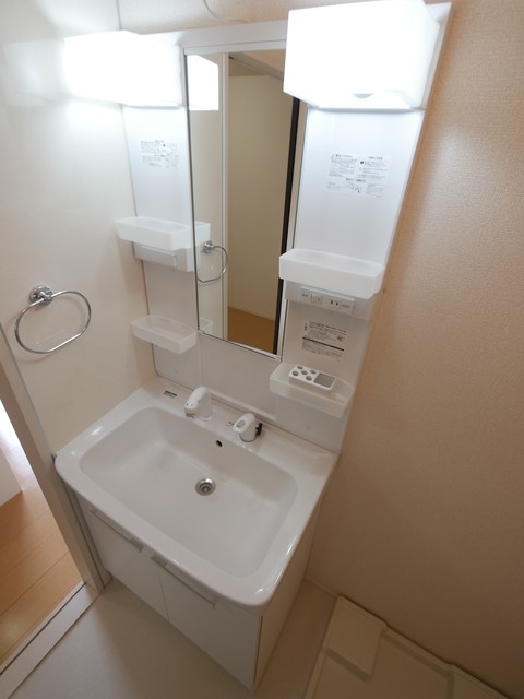 洗面設備　★人気設備のシャワー付洗面台です★
