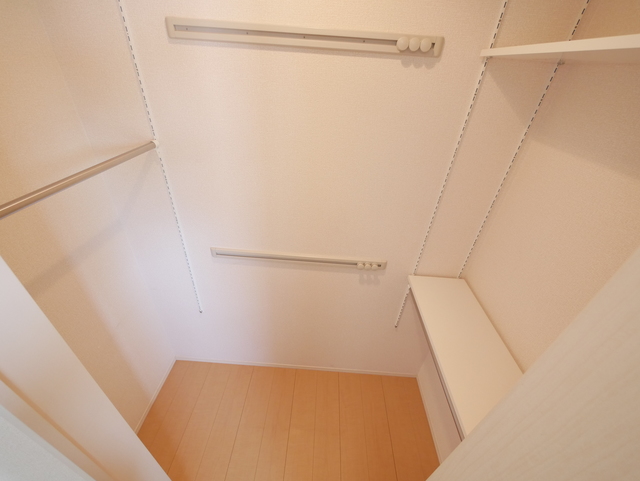 収納　★照明付のウォークインクローゼットです★