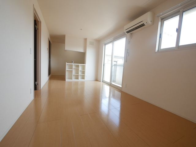 居室・リビング　★日当たり良く明るいリビングです★