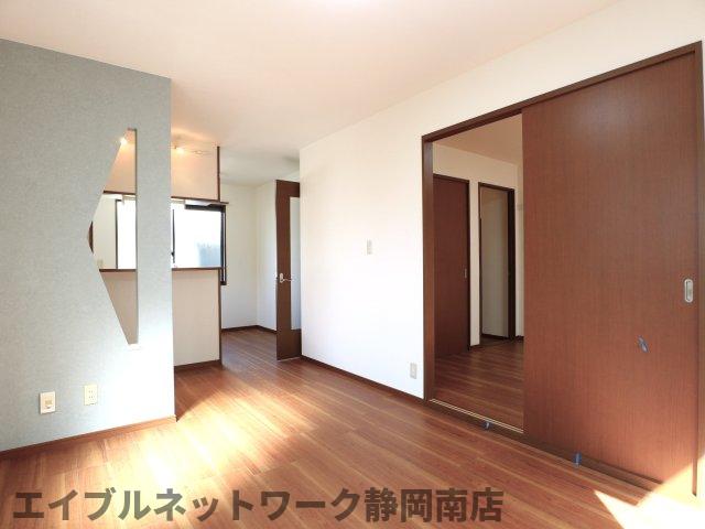 ＪＲ東海道本線 静岡駅 バス乗車時間：10分 最寄りバス停で下車 徒歩3分 2階建 築29年の内装写真