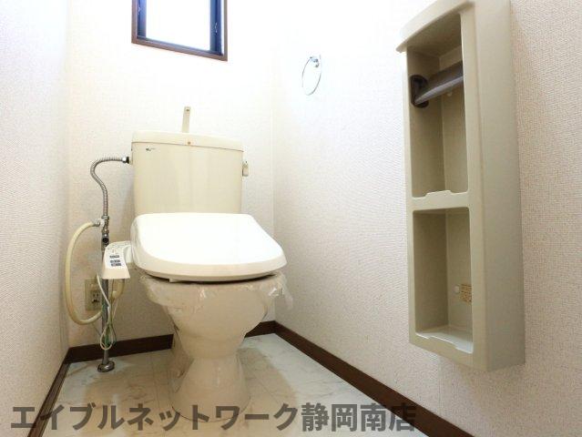 ＪＲ東海道本線 静岡駅 バス乗車時間：10分 最寄りバス停で下車 徒歩3分 2階建 築29年のトイレ写真