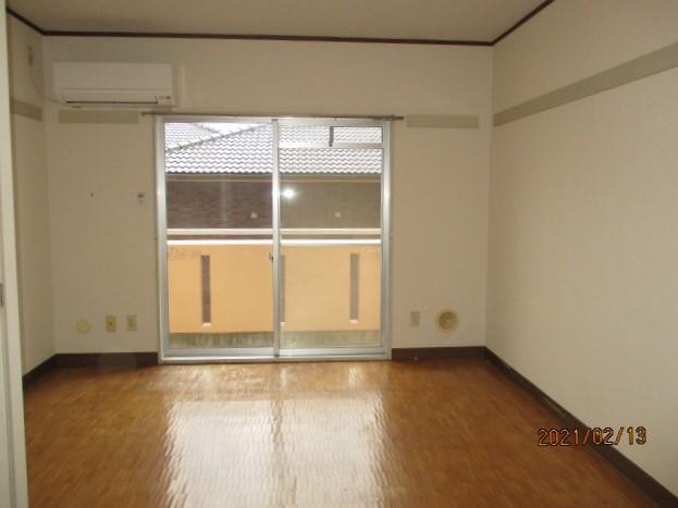 ＪＲ東海道本線 原駅 5階建 築34年の居間写真