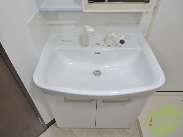 洗面設備　洗面台は独立していて、使いやすそうです。