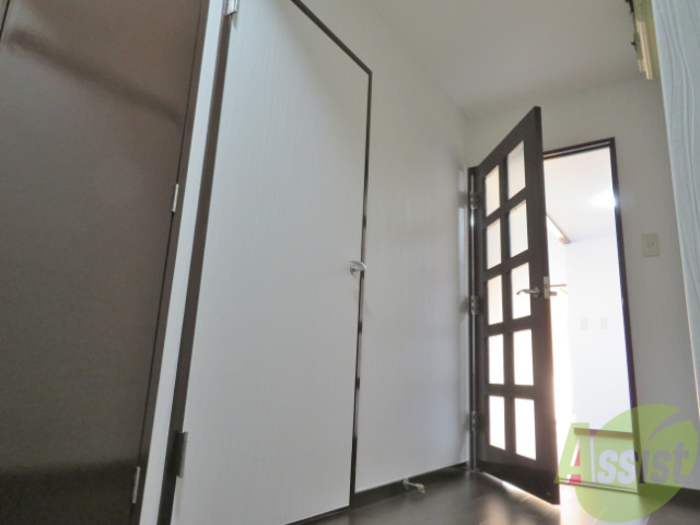 玄関　玄関の様子です。明るい印象ですね。気分もあがりそう。