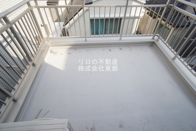 バルコニー　ワイドなバルコニーはお布団も干せちゃいます！