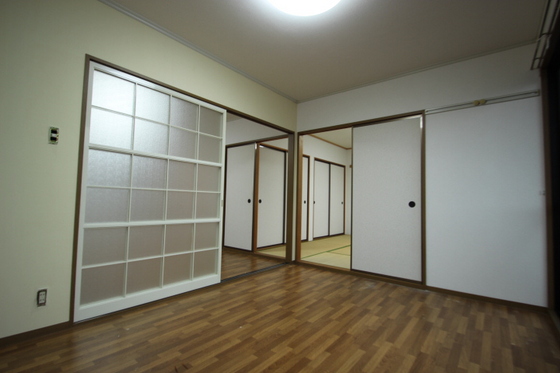 居室・リビング　※別部屋の写真です