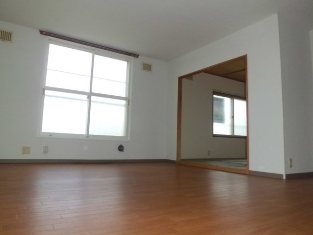 居室・リビング　同タイプ内観です