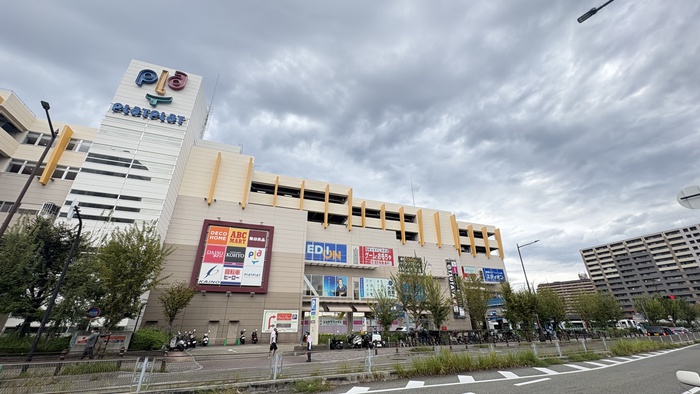 ショッピングセンター　プラットプラット（ショッピングセンター）まで400m