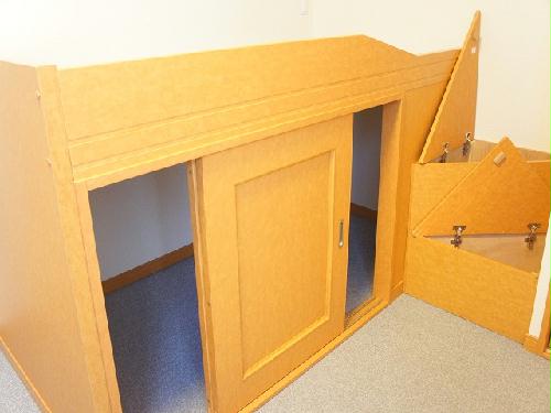 収納　ベッド下は収納スペースとなっております！