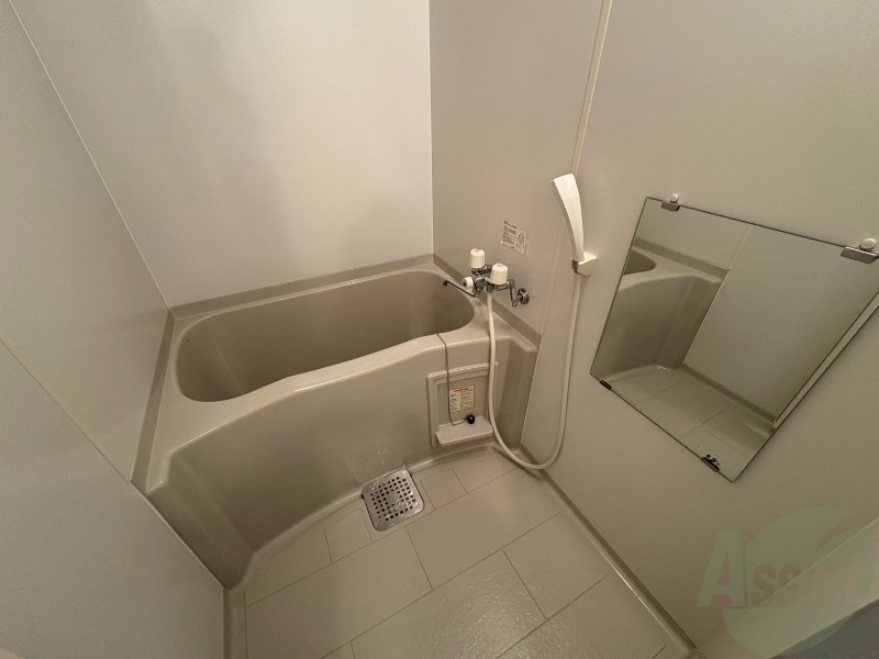 バス・シャワールーム　お風呂になります。一日の疲れを癒してくださいね。