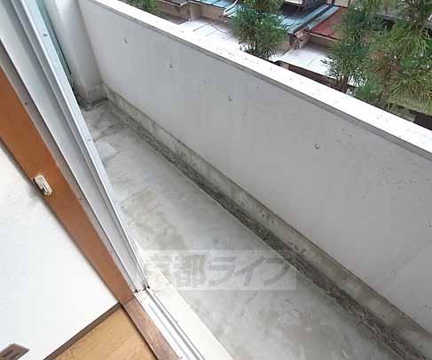 バルコニー　洗濯物はこちらで