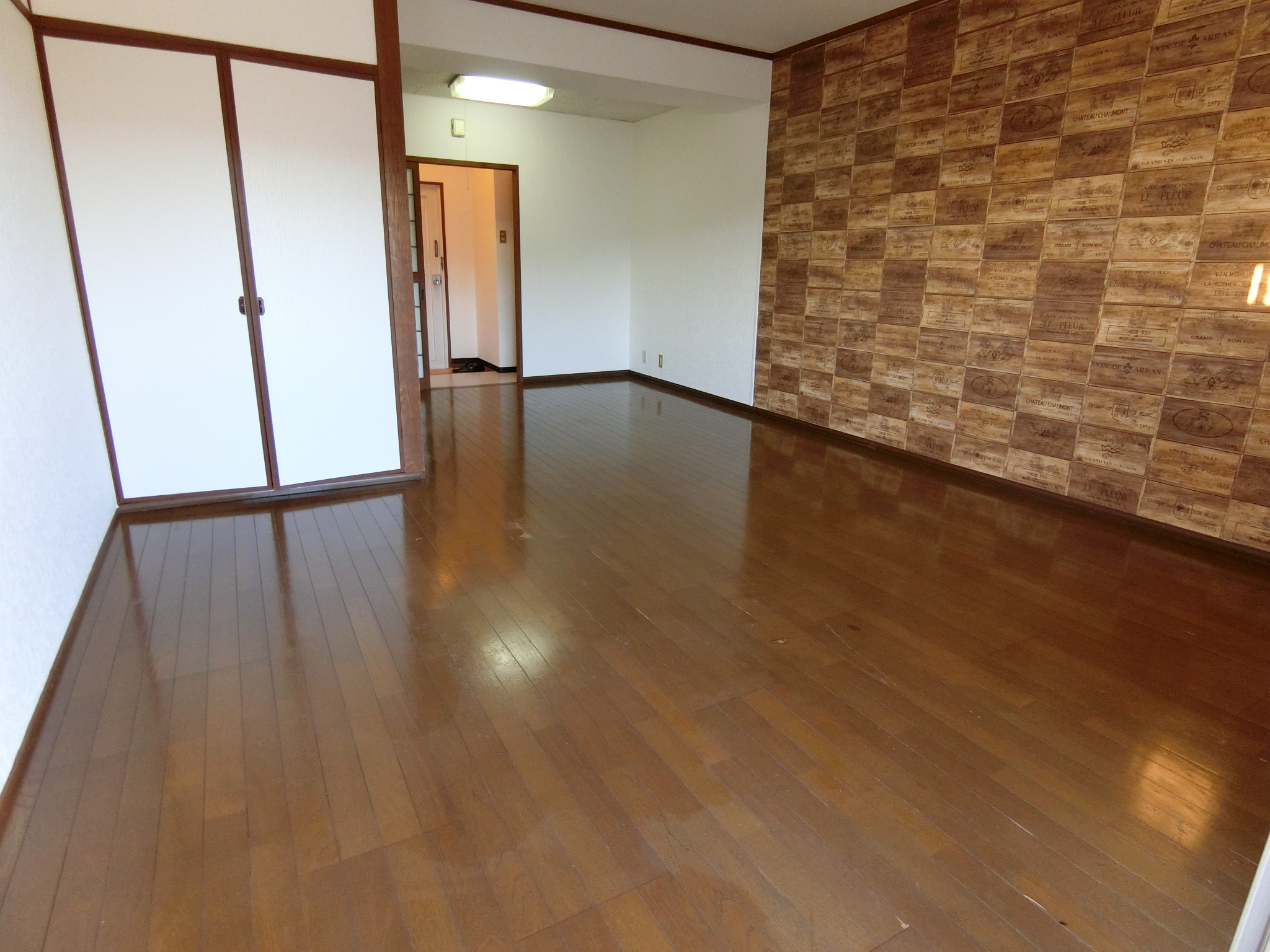 居室・リビング　黒を基調にした色合い◎