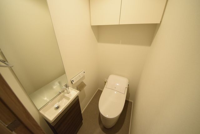 トイレ　別タイプ部屋　参考写真です