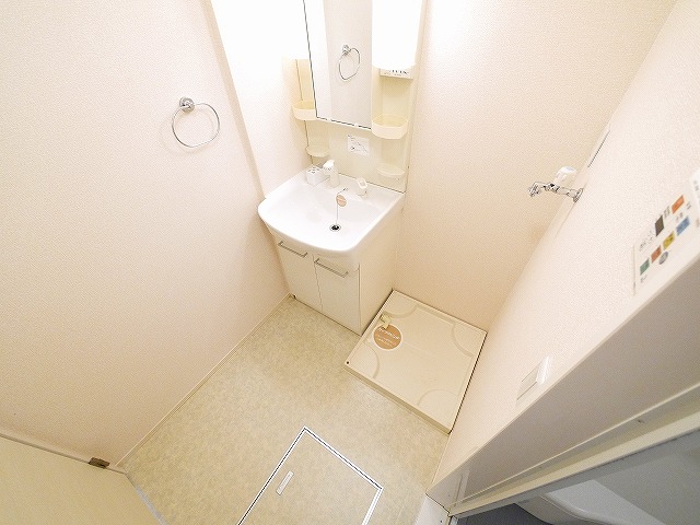 その他部屋・スペース　開放的な寝室です