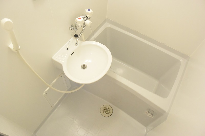 バス・シャワールーム　1日の疲れ癒せます。