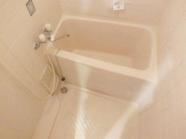 バス・シャワールーム　キレイにリフォームされています！