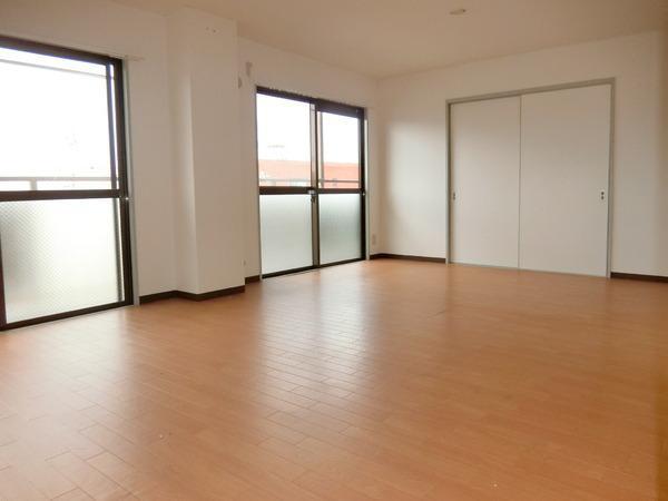 居室・リビング　広々としたリビング！