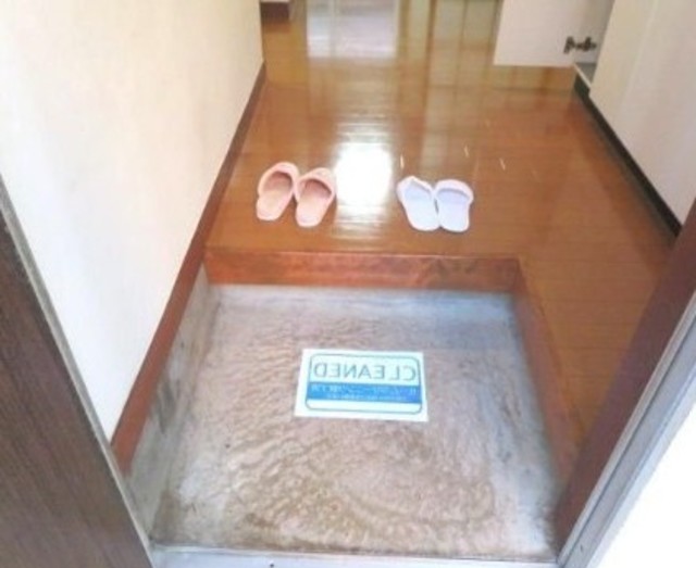 玄関　他部屋参考。