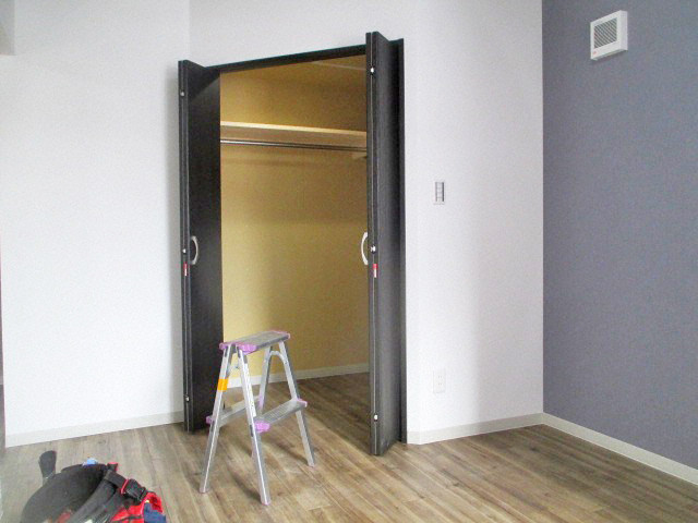 収納　収納力のあるウォークインクローゼット付きです！