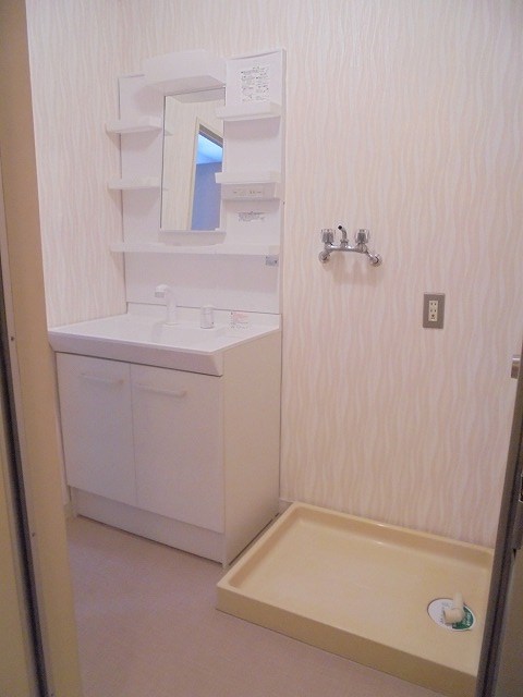 洗面設備　写真は206号室です（参考）