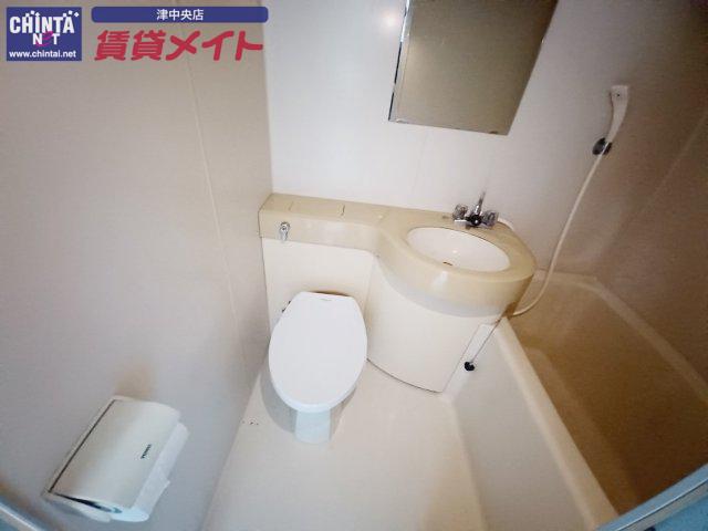 トイレ　別室の写真です。