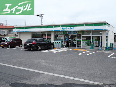 コンビニ　ファミリーマートくらしき駅北店（コンビニ）まで839m