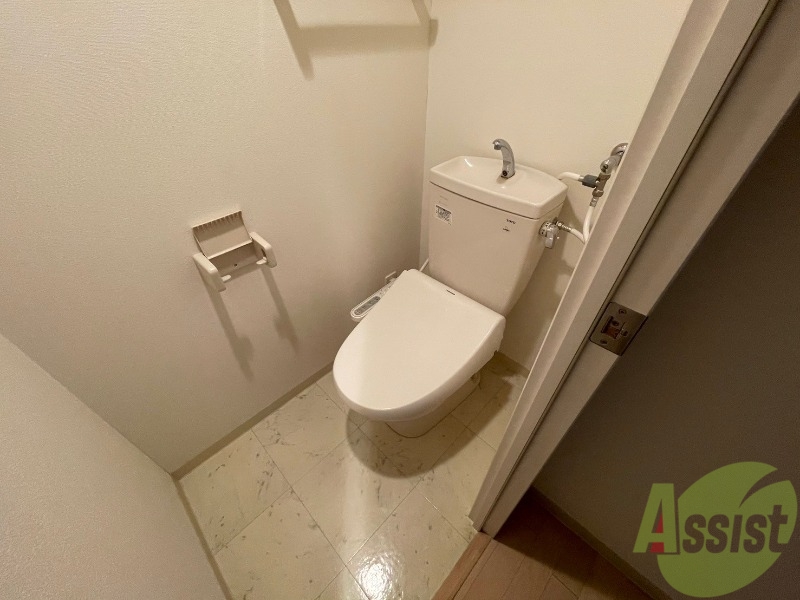 トイレ　こちらはトイレです。清潔感があり、安心して使用できます。