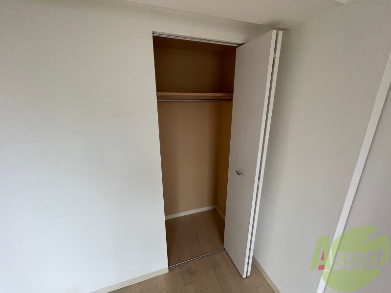 収納　クローゼットは奥行きもあり、荷物が多い方でも安心です。