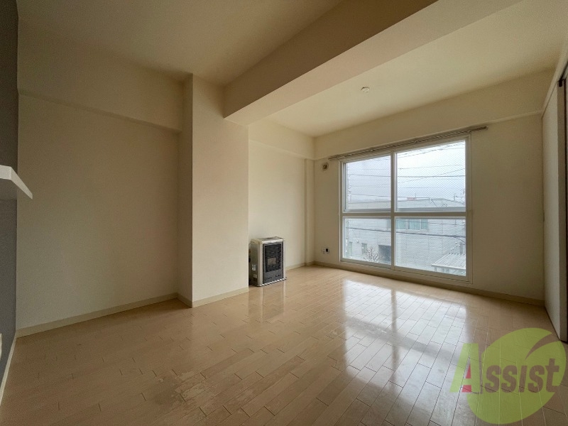 居室・リビング　広くてキレイなお部屋が広がっていて、充実した生活が送れそう。