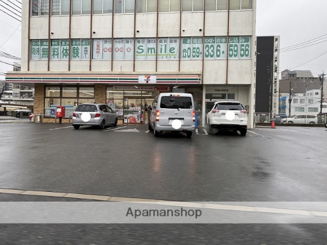 コンビニ　セブンイレブン（コンビニ）まで152m