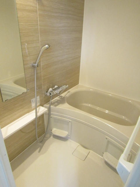 バス・シャワールーム　建築中イメージです