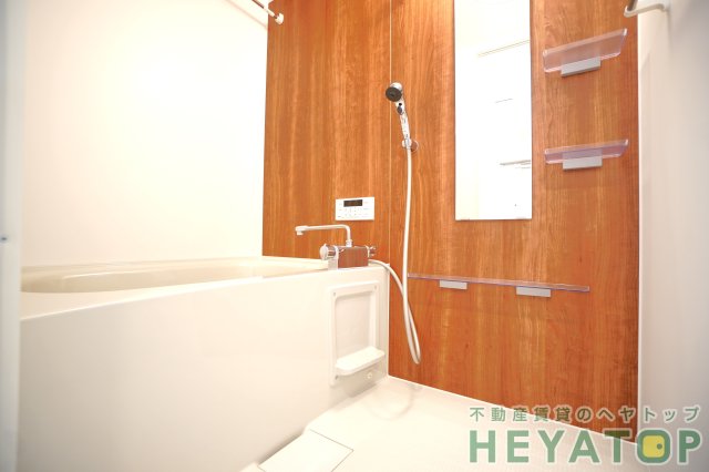 バス・シャワールーム　追焚き・浴室乾燥機付きお風呂（同仕様写真）