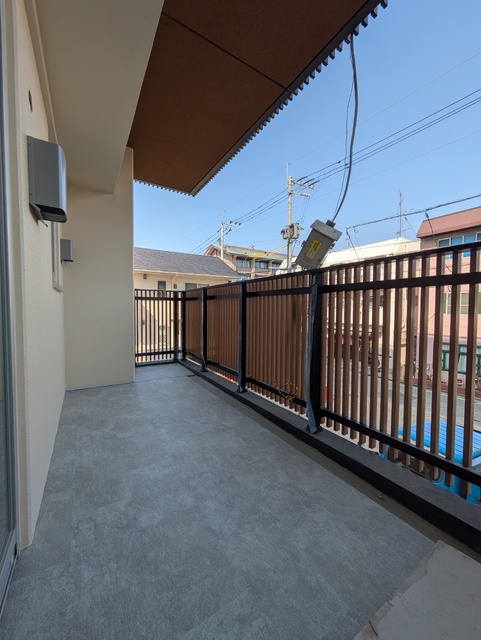 バルコニー　建築中の２０１号写真