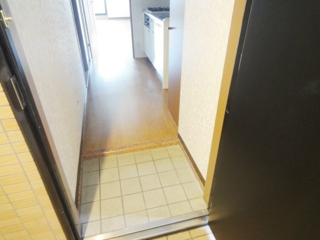 玄関　同物件別号室