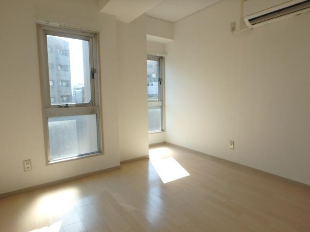 居室・リビング　コンパクトで使いやすい洋室です