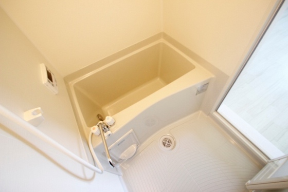 バス・シャワールーム　※別部屋の写真です