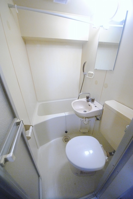 バス・シャワールーム　写真は４０５号室