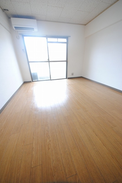 居室・リビング　写真は４０５号室