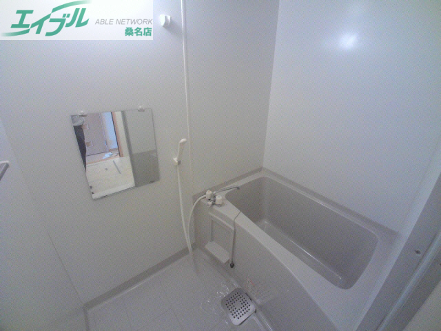 バス・シャワールーム　同建物別部屋写真です