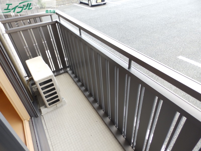 バルコニー　同建物別部屋写真です