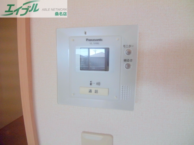 セキュリティ　同建物別部屋写真です