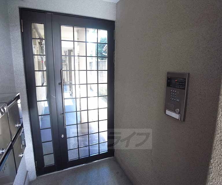 エントランス　オートロック付き