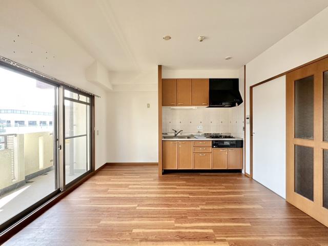 居室・リビング　☆お客様より直接、専任募集の当店にお問い合わせ下さいませ☆