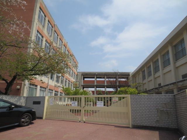 小学校　名古屋市立千代田橋小学校（小学校）まで554m
