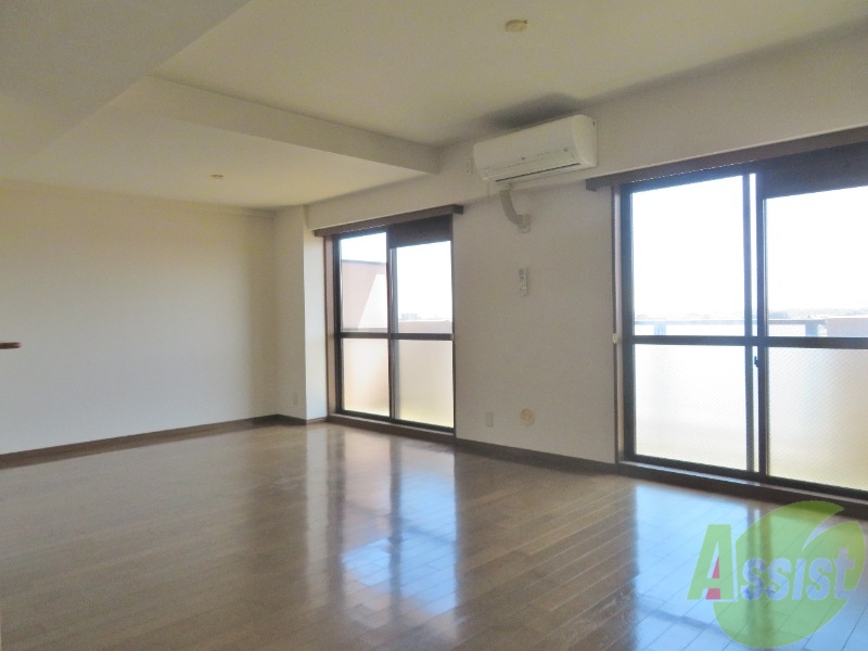 居室・リビング　広々とした１５．８帖のＬＤＫです☆走り回れそうですね。