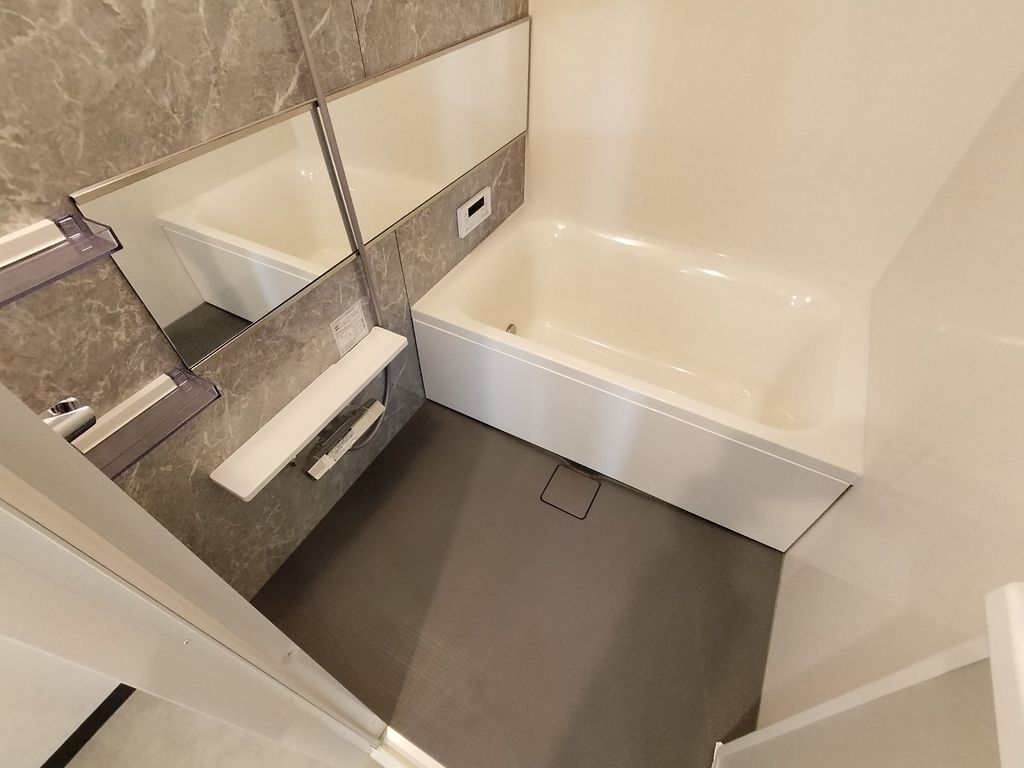 バス・シャワールーム　バス