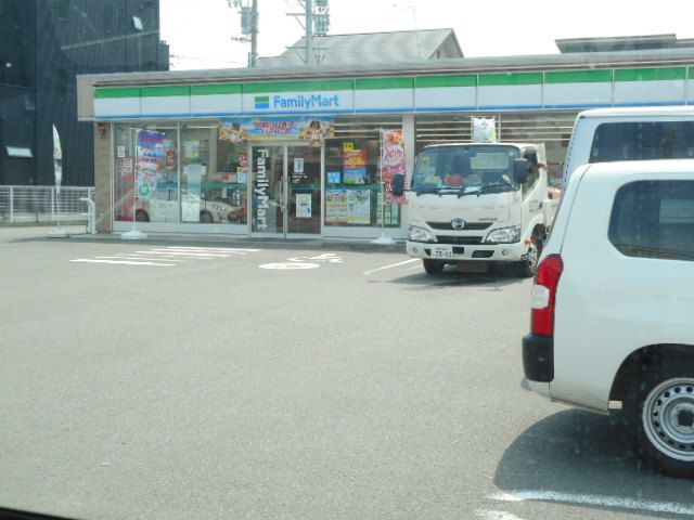 コンビニ　ファミリーマート静岡大岩2丁目（コンビニ）まで110m