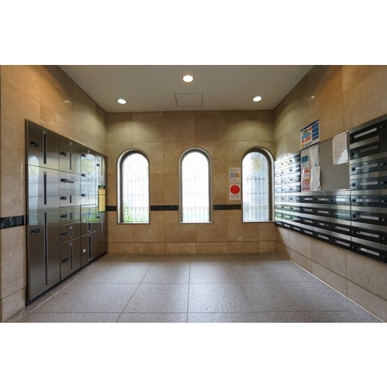 エントランス　宅配＆メールボックス